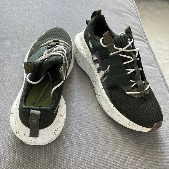 Nike hunter green recycled sole men’s shoe. - Picture 2 of 5